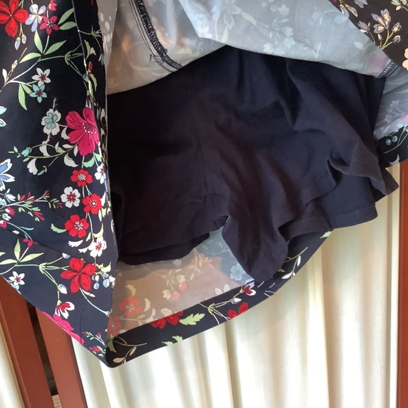 Croft & Barrow The Effortless Stretch Skort Women's Size 12 Above Knee Floral - Picture 3 of 5